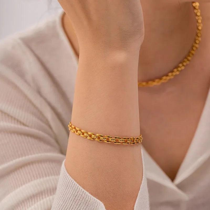 Pulseira Feminina Elos - Banhada a Ouro 18k - Vista Elegance